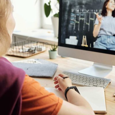 imagem-destacada-infoprodutos-impulsione-os-negocios-online-da-sua-marca-com-infoprodutos